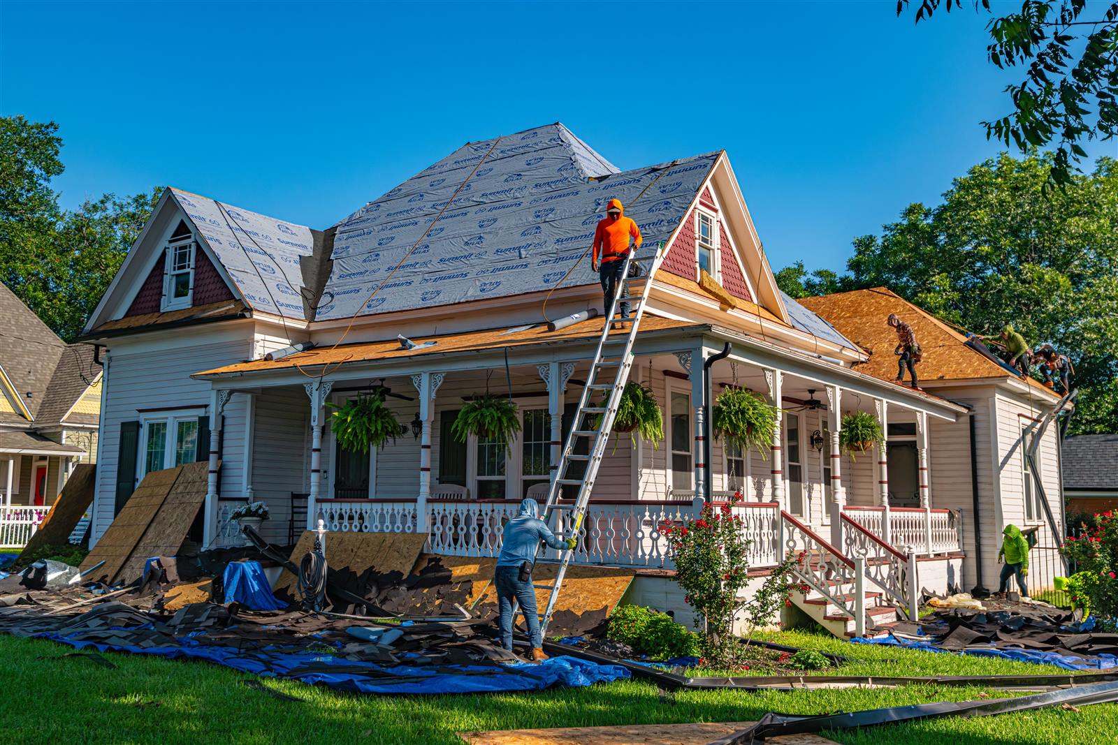New roof installation on a home under construction in Jacksonville